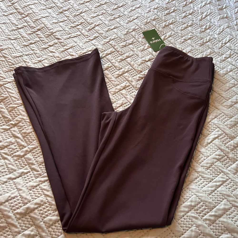 HALARA Flare bottom leggings, black, back pockets